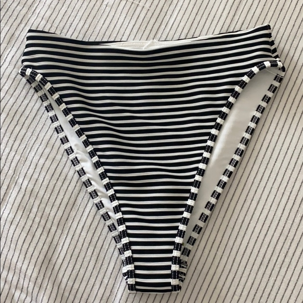 Stripes High waits bottoms